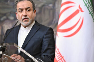 iranul ii cere ajutor lui vladimir putin ministrul de externe de la teheran merge la moscova 6857db58ecbcf