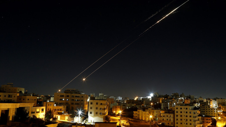 Iran și Israel intensifică atacurile în a noua zi de conflict, în timp ce Teheranul refuză negocierile nucleare 1 iranul si israelul au lansat noi atacuri in a noua zi de conflict dupa ce teheranul a exclus negocierile pe subiectul nuclear 68564387be091