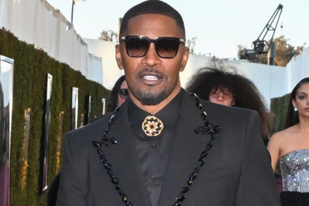 jamie foxx tearfully accepts ultimate icon honor at bet awards after health battle 6848216bbe1c2