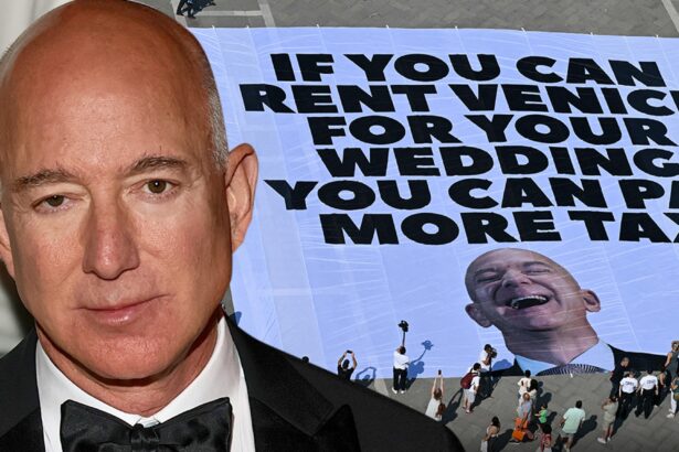 jeff bezos protest banner unveiled in venice ahead of wedding to lauren sanchez 685960ca06f66