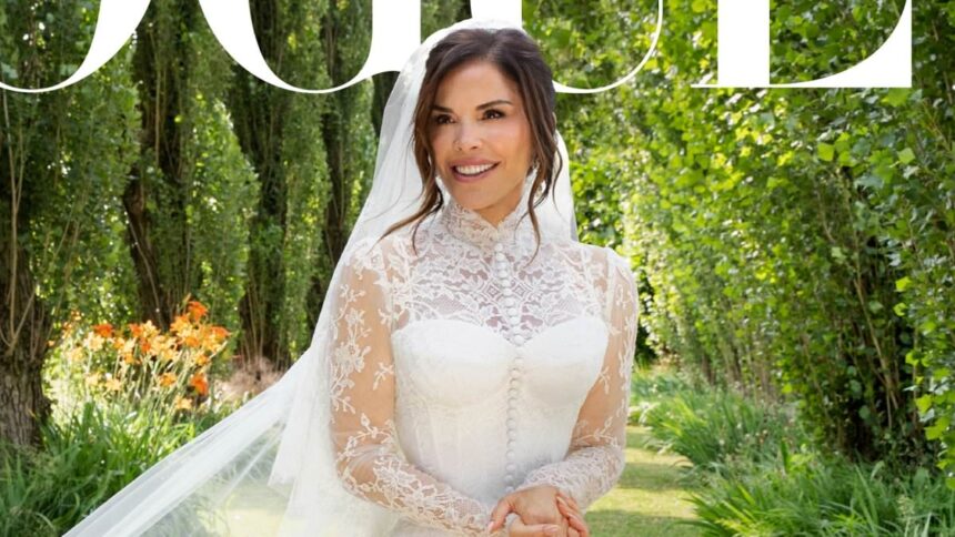 Katie Couric o critică pe Lauren Sanchez, soția lui Jeff Bezos, ca fiind „de prost gust” în ziua nunții, într-o postare dură pe rețelele sociale. 1 jeff bezos wife lauren sanchez slammed as tacky by katie couric on wedding day in nasty social media post 685f57f1197a8