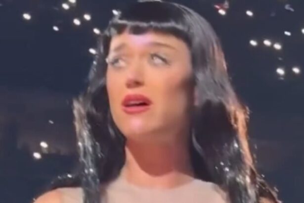 katy perry cried onstage while singing about troubled romance weeks before orlando bloom split 685f1690a4848