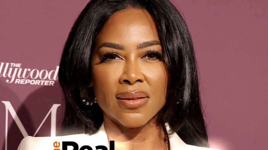 kenya moore hints shes returning to real housewives of atlanta 68420a8dc1368