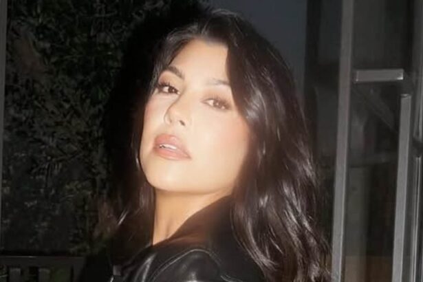 kourtney kardashian praised for skipping jeff bezos and lauren sanchez wedding living your best life 686231f7e929e