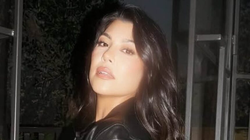 Kourtney Kardashian, admirată pentru absența de la nunta lui Jeff Bezos și Lauren Sanchez: 'Trăind cea mai bună viață' 1 kourtney kardashian praised for skipping jeff bezos and lauren sanchez wedding living your best life 686231f7e929e