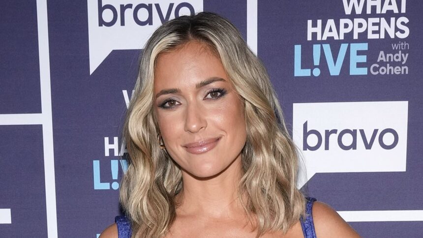 Kristin Cavallari surprinde fanii cu o afirmație șocantă despre tatăl său despărțit. 1 kristin cavallari shocks fans with bombshell claim about her estranged father 686191c0b1c73