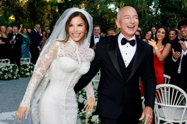 lauren sanchez shares first look of wedding dress changes name on instagram 685f02bbb52e9