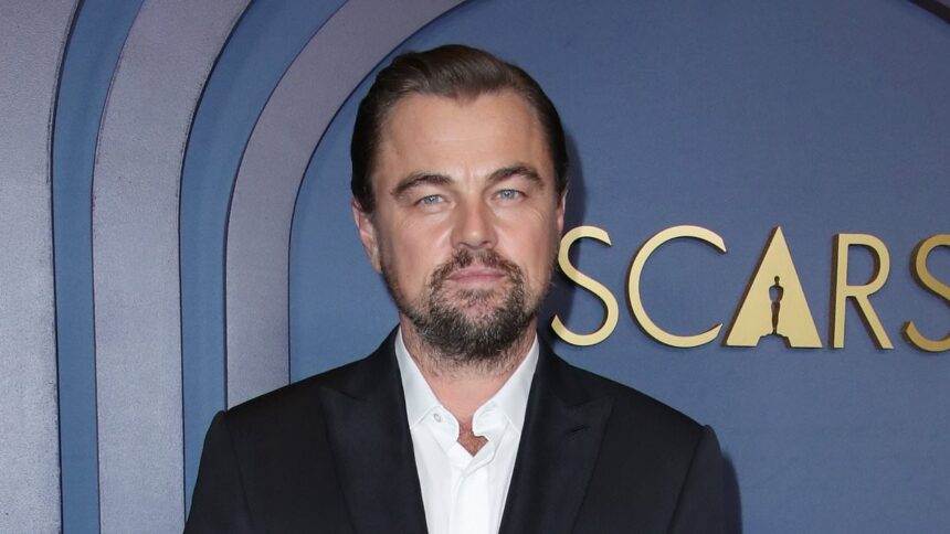 Leonardo DiCaprio, ținta glumelor din cauza pălăriei neobișnuite de la nunta lui Jeff Bezos și Lauren Sanchez. 1 leonardo dicaprio gets mocked over bizarre hat look as he attends jeff bezos and lauren sanchez wedding 685ef64870824