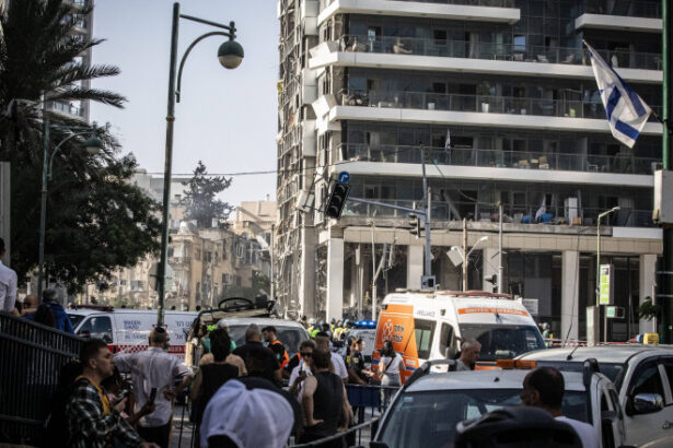 live text razboiul israel iran ziua 8 noi bombardamente in orasele israeliene in timp ce donald trump analizeaza implicarea sua in conflict 6855001d2e4cd