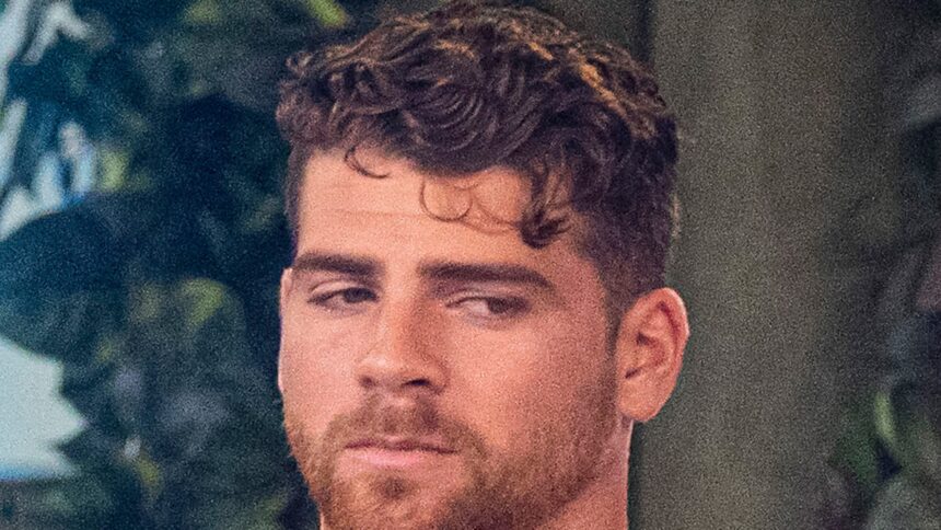 Vedeta de la 'Love Island' se confruntă cu noi acuzații de agresiune sexuală asupra fostei partenere, în fața copilului lor. 1 love island star faces new charges of alleged sex assault of ex in front of their child 685c2edcd862f