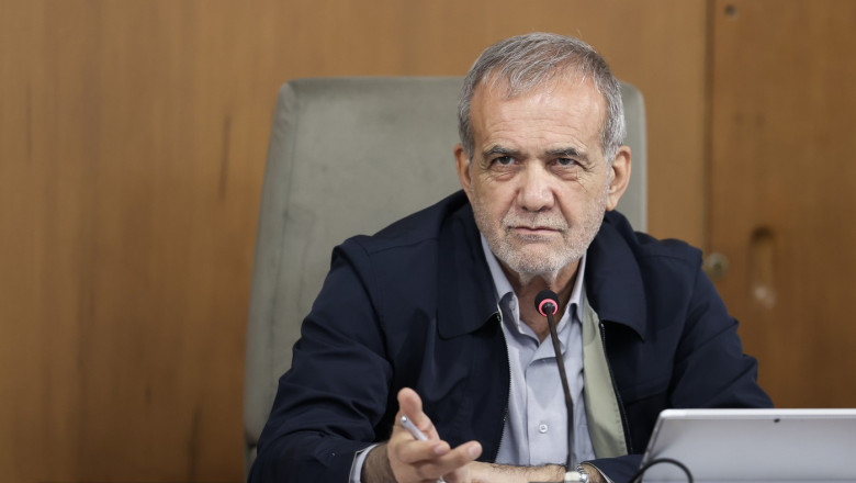 Macron reia dialogul telefonic cu președintele iranian, Masoud Pezeshkian. Ce subiecte au fost abordate în conversație? 1 macron a vorbit din nou la telefon cu presedintele iranian masoud pezeshkian ce au discutat cei doi 6861ab68be2b9