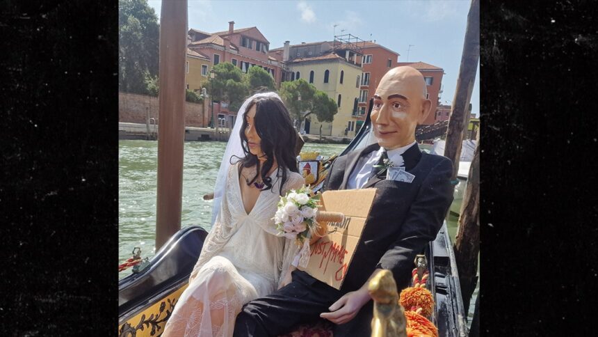 Manechinele lui Jeff Bezos și Lauren Sánchez Plutesc Prin Veneția În Asteptarea Nuntii Billionarului 1 mannequins of jeff bezos and lauren sanchez float through venice ahead of billionaires wedding 685aaf5e01f58