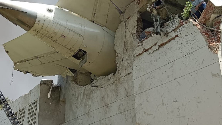 Povești șocante din Ahmedabad, după prăbușirea avionului Air India: „Fiul meu a sărit de la etajul 2 pentru a scăpa” 1 marturii cutremuratoare din ahmedabad unde avionul air india s a prabusit fiul meu a sarit de la etajul 2 pentru a se salva 684acccb7ba9e