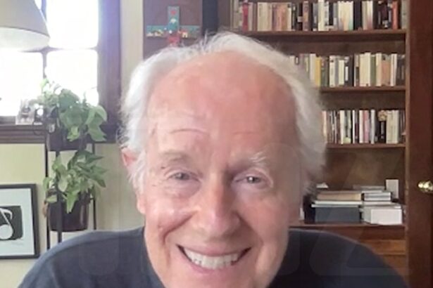 mash actor mike farrell shares memories of late actress loretta swit 683eac688d286