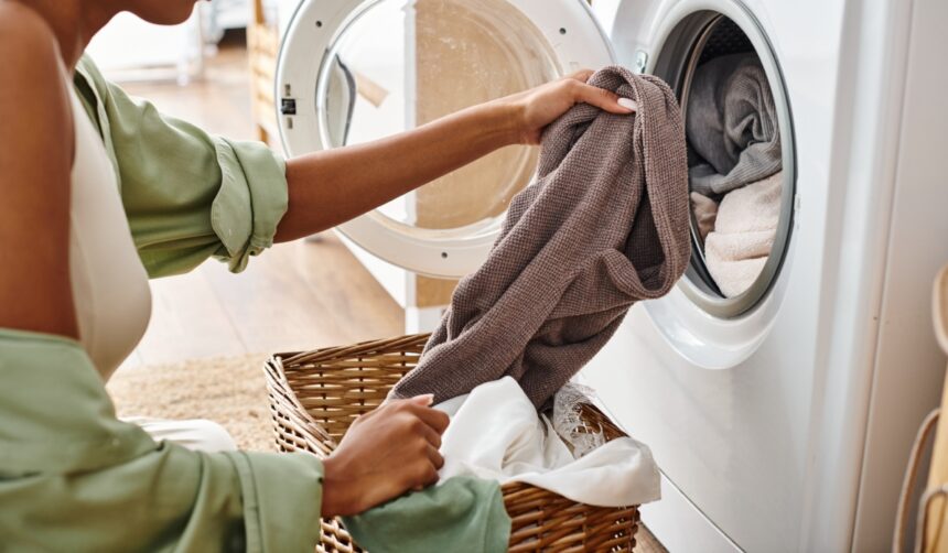De ce mașina de spălat nu își face treaba cum trebuie? Expertul dezvăluie explicațiile necesare 1 masina de spalat nu stoarce bine hainele un specialist explica ce se intampla 68469de209114