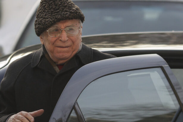 medicii de la spitalul sri spun ca ii administreaza lui ion iliescu un tratament complex care e starea fostului presedinte 684a84206def0