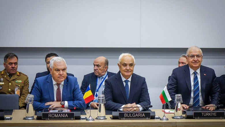 Dialog constructiv al Ministrului Apărării cu omologii turci și bulgari, pregătiri pentru Summitul NATO de la Haga 1 ministrul apararii intrevedere cu omologii din turcia si bulgaria inainte de summitul nato de la haga 6842a480d2e09