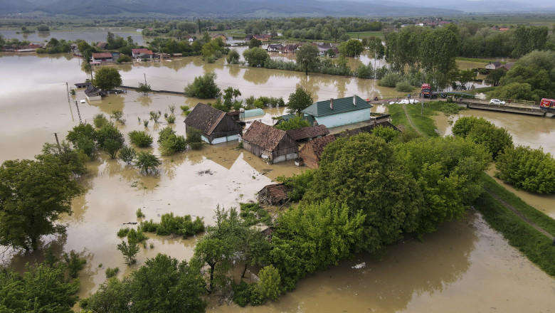 Ministrul Mediului: Dispunem de strategii complete pentru protecția împotriva inundațiilor, puneți-le în aplicare. 1 ministrul mediului avem planuri detaliate de aparare impotriva inundatiilor implementati le 685ea4cce8314