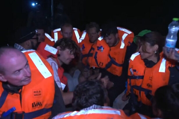 nava umanitara madleen blocata in israel activistii pro palestinieni inclusiv greta thunberg asteapta repatrierea 6847ce624e3e6