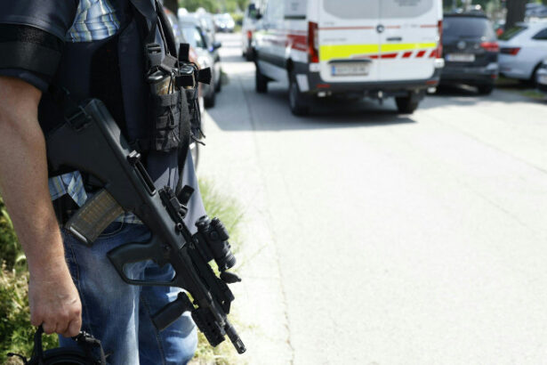 news alert doi romani se afla printre persoanele ranite in atacul de la scoala din austria 68492a6c171f1