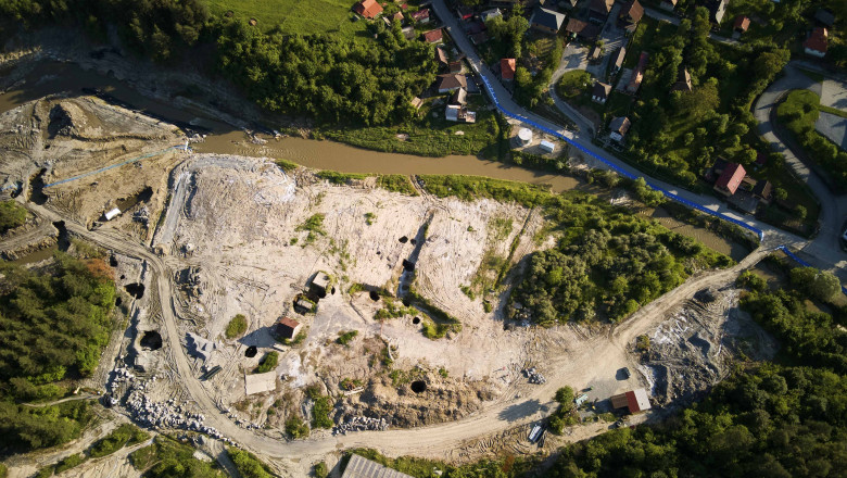 Alertă de Urgență la Praid: Creșterea salinității apei în Târnava Mică îngrijorează – Locuitorii sunt sfătuiți să își asigure rezerve de apă potabilă 1 news alert situatie de urgenta la praid salinitatea apei in tarnava mica e in crestere populatia sfatuita sa isi faca stocuri de apa potabila 6849ee61e1d4a