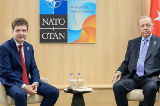 nicusor dan a discutat cu recep tayyip erdogan la haga despre parteneriatul strategic si dezvoltarea in comun a industriei de aparare 685c1d2555cbf