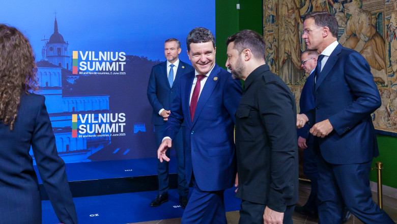 Nicușor Dan, despre sprijinul acordat Kievului: Diferența dintre a avea Ucraina ca vecin și a trăi alături de Rusia sau o țară ce devine Belarus 1 nicusor dan despre ajutorul pentru kiev una e sa avem vecin ucraina si alta este sa avem rusia sau o tara care devine belarus 683de4052e552