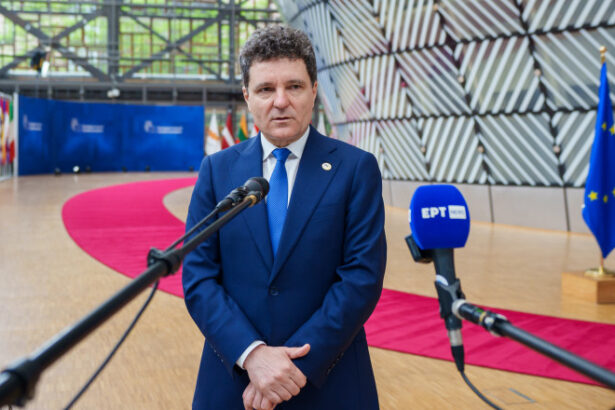 nicusor dan despre masurile de austeritate suntem presati de timp se vor lua niste masuri cumva grosiere ce spune de salariul sau 685e2d936b15e