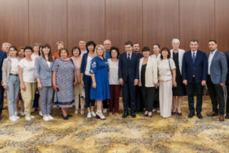 nicusor dan s a intalnit cu membrii comunitatii romanesti din zona odesa ne am asumat ca vom deschide repede consulatul de acolo 6849fc66818f4