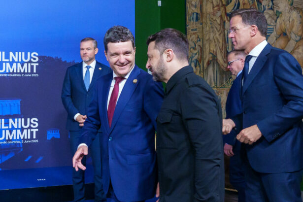 nicusor dan se intalneste astazi cu volodimir zelenski in odesa la summitul ucraina europa de sud est participa si maia sandu 684925e8b5bc2