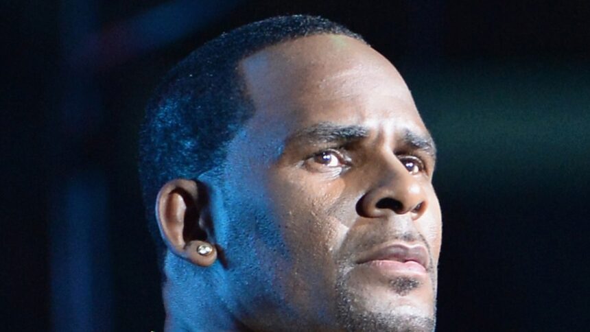 Fără milă pentru R. Kelly, susțin apropiații lui Joycelyn Savage, care rămâne sub influența lui 1 no pardon for r kelly while joycelyn savages still under his control family says 68527996d0d12