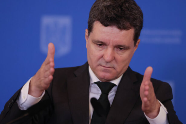 noi consultari la cotroceni nicusor dan maine o sa avem o schita pentru setul de masuri un nou guvern in 10 zile cam asa 6845e0e3096e7