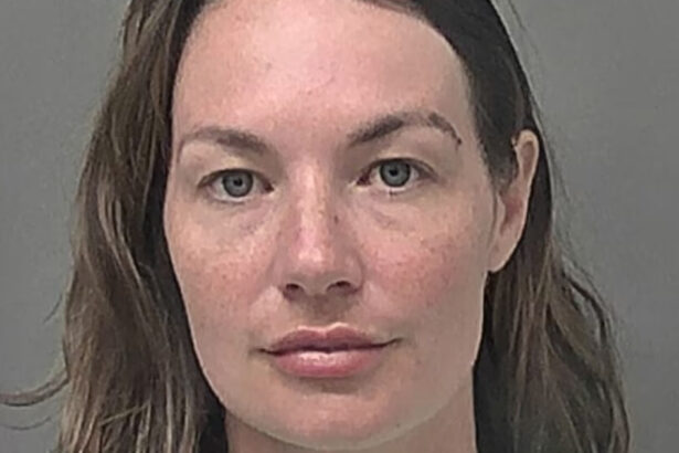 o britanica a plecat in vacanta si le a trimis poze fostilor colegi la intoarcere a fost imediat arestata 6860fb574fc98