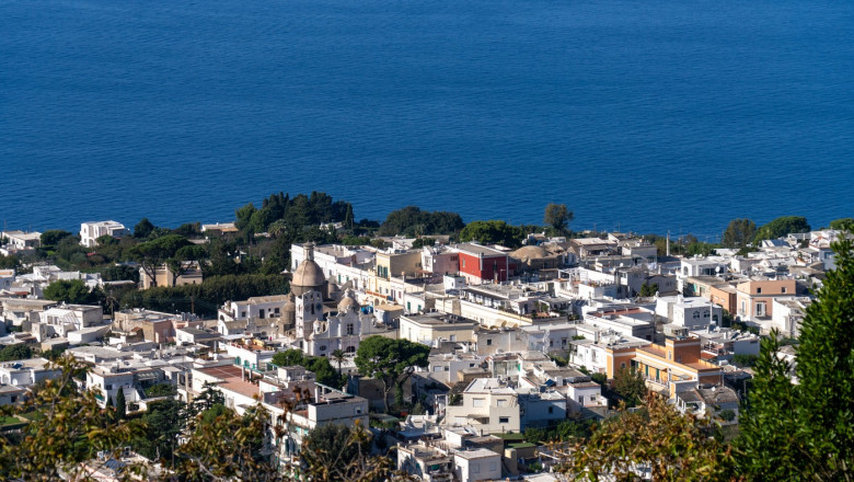 o celebra destinatie turistica din italia interzice chelnerilor si vanzatorilor sa se apropie de turisti pe strada amenzi uriase 685037b2253ba