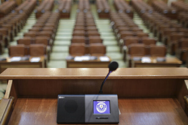 parlamentarii din comisii nu vor mai putea utiliza masinile de serviciu in perioada vacantei 6852bc5a5c73c