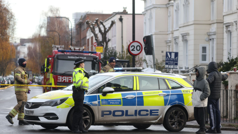 Patru activiști pro-palestinieni au fost capturați după ce au stropit avioane militare britanice cu vopsea roșie. 1 patru militanti pro palestinieni au fost arestati dupa ce au pulverizat vopsea rosie pe avioane militare britanice 685e9edb825c5