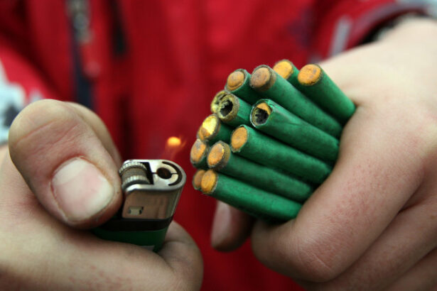 pedepse mai dure pentru vanzarea sau folosirea ilegala a petardelor si artificiilor o lege initiata acum 7 ani promulgata acum 6842c6b8485e3