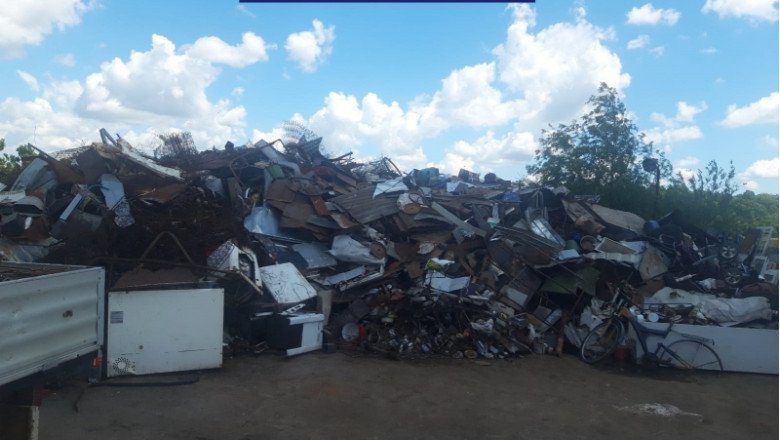 Raiduri la companii bănuite de reciclare fictivă a ambalajelor din sticlă și plastic, cu un prejudiciu de 8 milioane de lei 1 perchezitii la firme suspectate de reciclare fictiva a ambalajelor din sticla si plastic prejudiciu de 8 milioane de lei 683ff6037522d