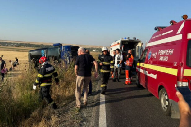 plan rosu de interventie in constanta activat dupa ce un autocar s a rasturnat in accident a fost implicat si un autoturism 685c28df35aa6