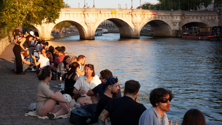 Strategia Parisului de a înfrunta canicula: Școli și locuințe remodelate pentru temperaturi de 50 de grade Celsius 1 planul parisului pentru a face fata caldurii extreme scoli si locuinte adaptate pentru temperaturi de 50 de grade celsius 6852f1eace6fb