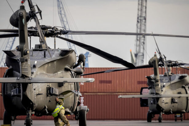 polonia amana cumpararea de elicoptere black hawk poate ca ar trebui sa achizitionam drone 684331206a4c4