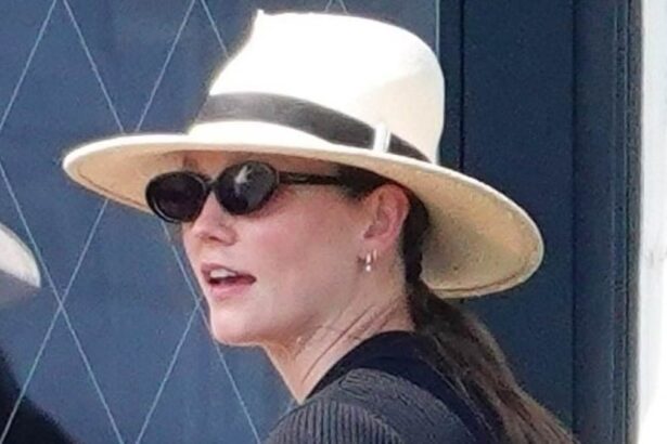 pregnant karlie kloss hits venice for jeff bezos and lauren sanchezs 20m wedding after her famous in laws 685d83c9a67e9