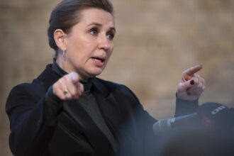 premierul danez vrea sa interzica valul integral si sa desfiinteze salile de rugaciune din scoli dumnezeu trebuie sa cedeze trecerea 6841c5d60af3a