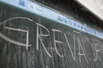 profesorii anunta proteste fata de masurile guvernului 4 zile de manifestatii in fata guvernului si parlamentului 68611a75d2e0e