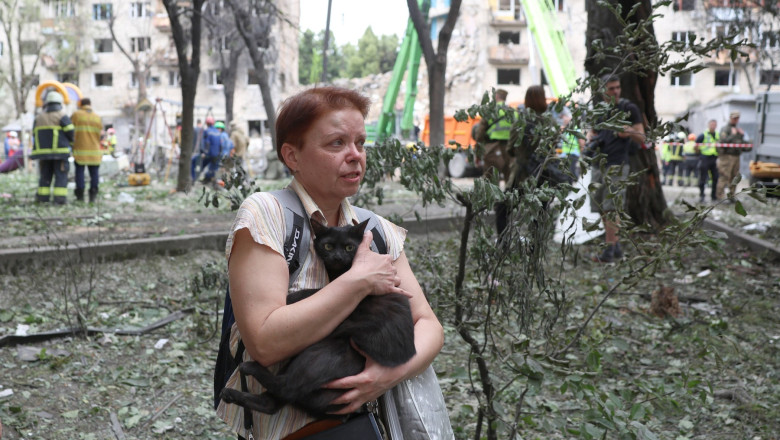 „Un atac devastator: 23 de vieți pierdute și peste 134 de răniți în urma bombardamentelor care au zguduit Kievul” 1 pur si simplu terorism atacul masiv cu rachete si drone care a lovit kievul a lasat in urma 23 de morti si cel putin 134 de raniti 685282982dc46