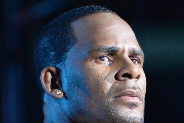 r kelly scared out of his mind in prison breaks down crying to lawyer 685339c460102