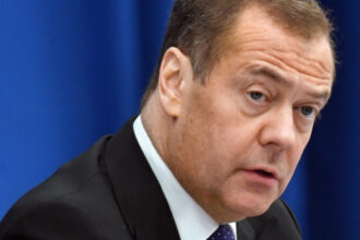 reactia ironica a sua dupa ce medvedev a amenintat cu distrugerea completa a guvernului ucrainean 683f36be70dc7