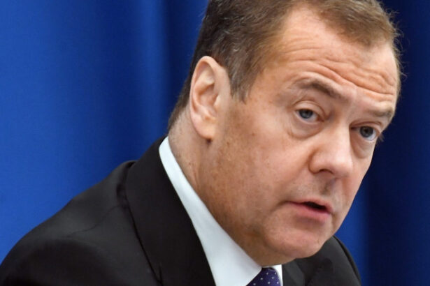 reactia ironica a sua dupa ce medvedev a amenintat cu distrugerea completa a guvernului ucrainean 683f36be70dc7