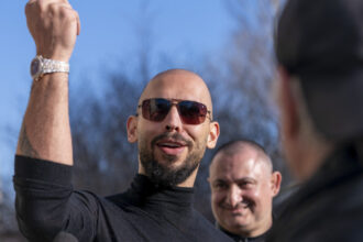 reactia ministerului culturii dupa ce andrew tate a fost filmat la o petrecere in curtea muzeului brukenthal din sibiu 6847fb4dbab0a