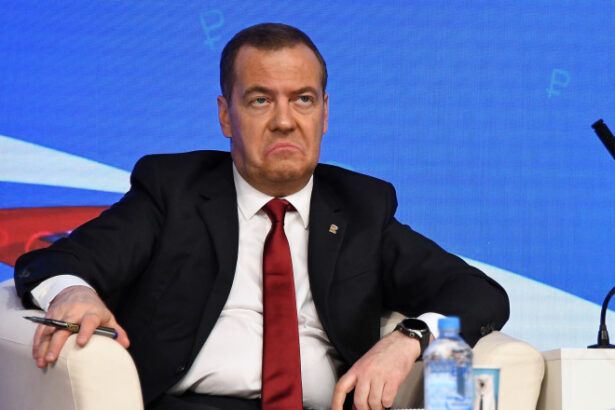 reactii din rusia dupa atacul sua asupra iranului medvedev prin acest tip de succes trump nu va castiga premiul nobel pentru pace 6857e132c7ae4